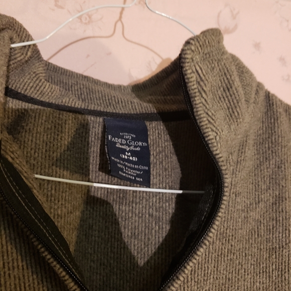 3/4 zip pull over - Picture 2 of 3